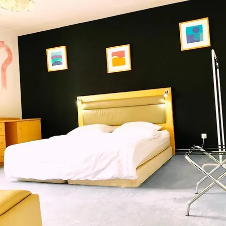 Vhostel * وارسو