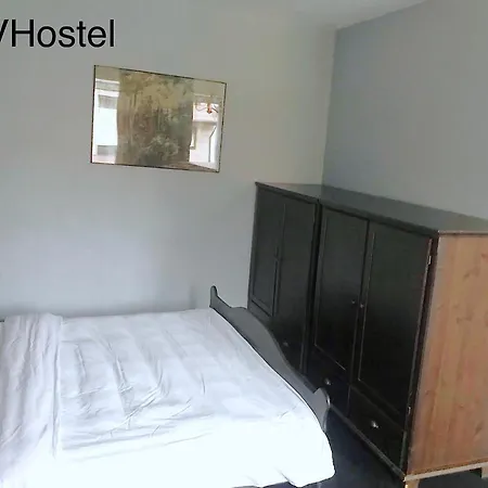 Vhostel * وارسو